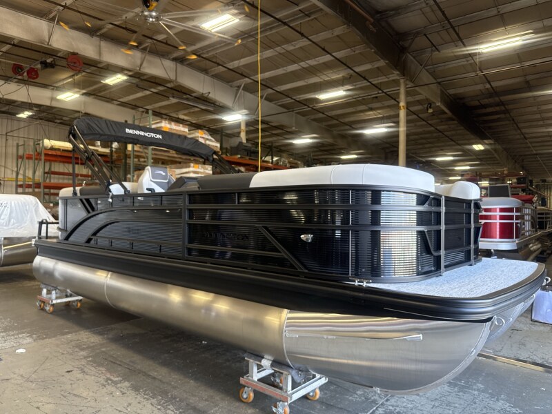 2027 Bennington 22 SSR Boat