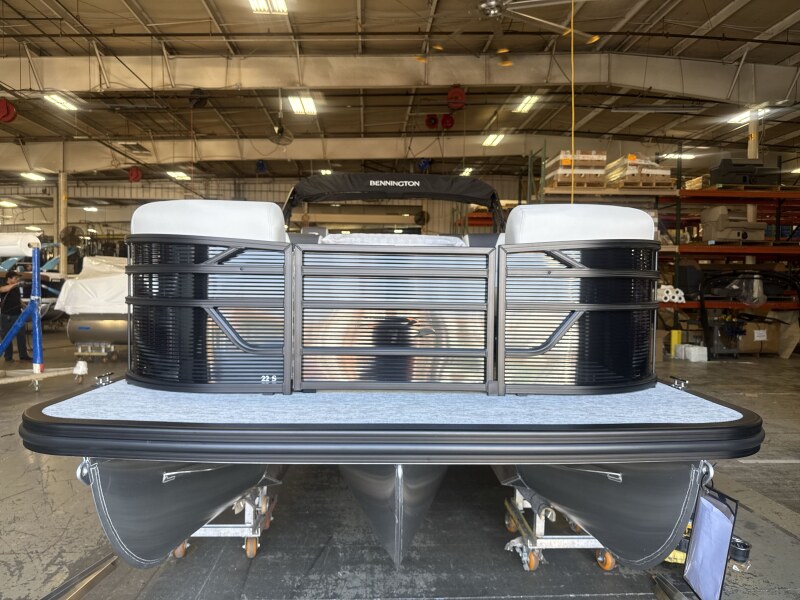 2027 Bennington 22 SSR Boat