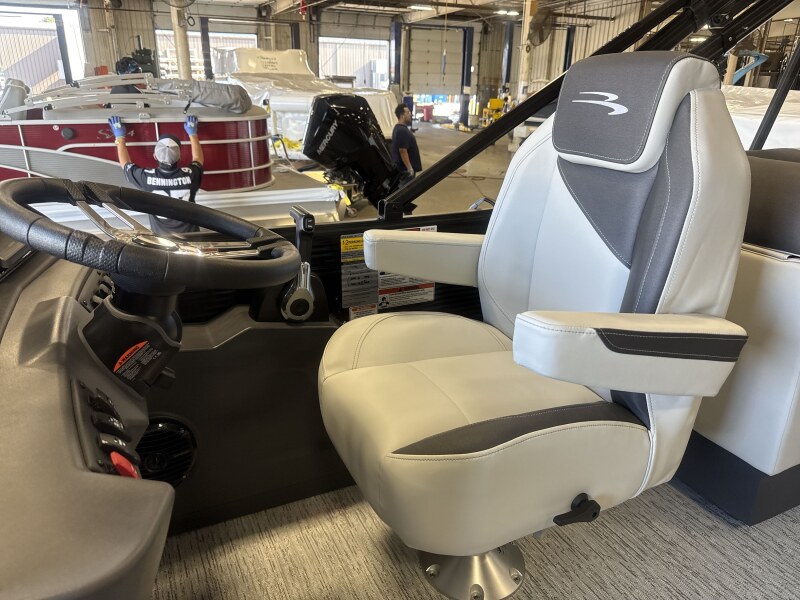 2027 Bennington 22 SSR Boat