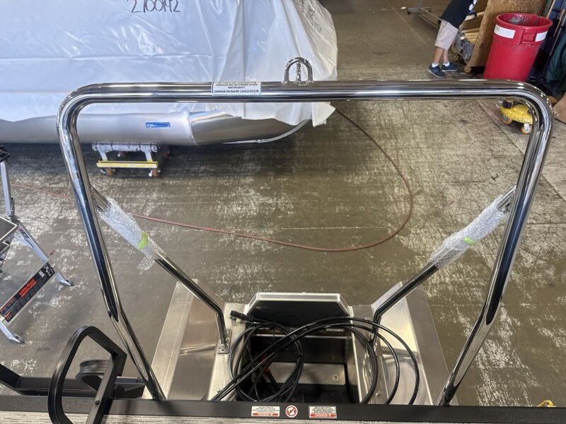 2027 Bennington 22 SSR Boat