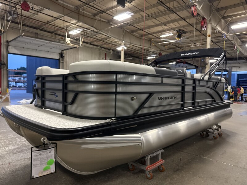 2027 Bennington 22 SSR Boat