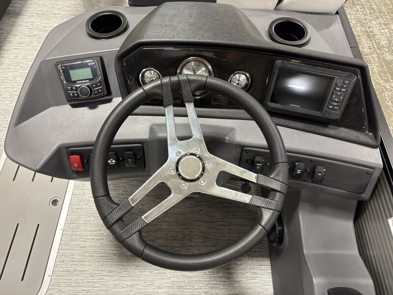2027 Bennington 22 SSR Boat