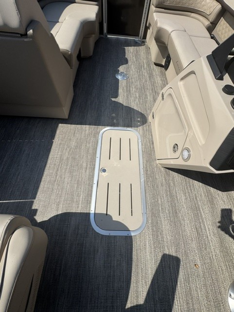 2026 Bennington 22 SSR Boat