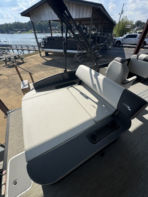 2026 Bennington 22 SSB Boat