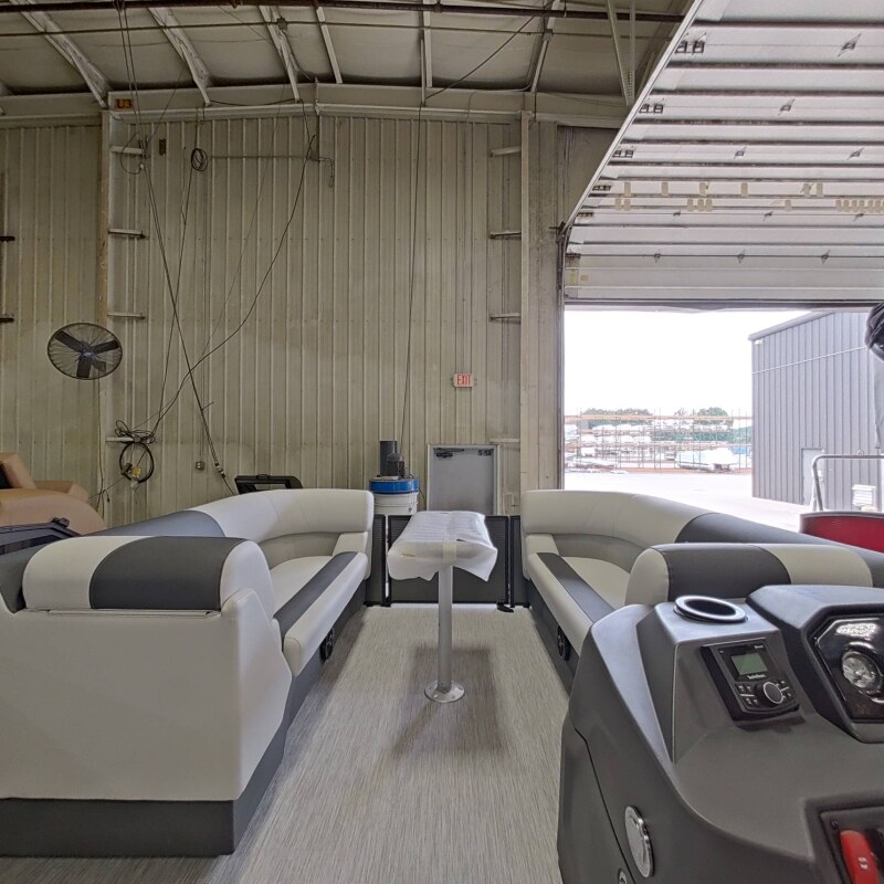 2027 Bennington 22 SSR Boat