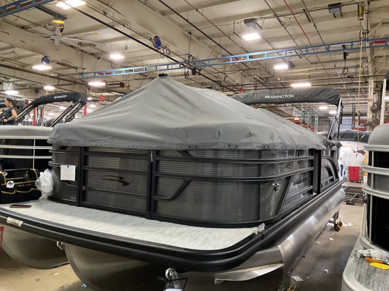 2027 Bennington 22 SSR Boat