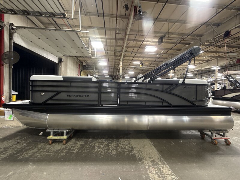 2027 Bennington 22 SSR Boat