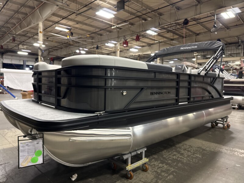 2027 Bennington 22 SSR Boat