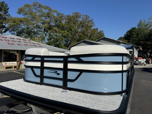 2027 Bennington 22 SSR Boat