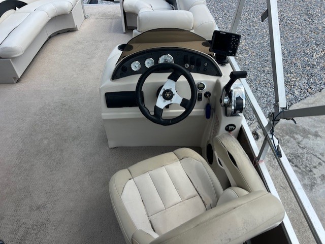 2011 cypress cay Seabreeze 230 Boat